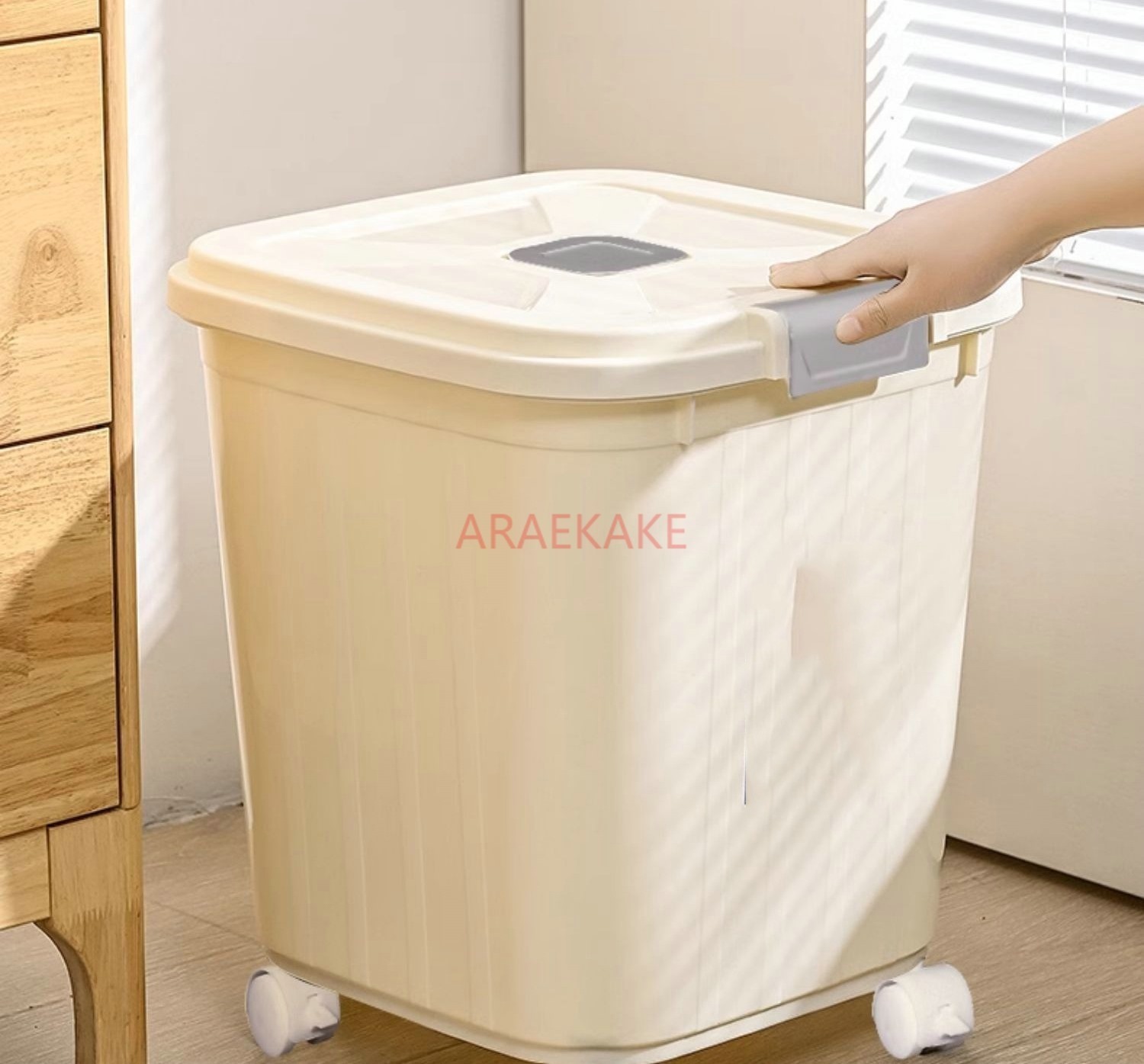 Food Storage On Wheels - Cat food storage bucket, dog food