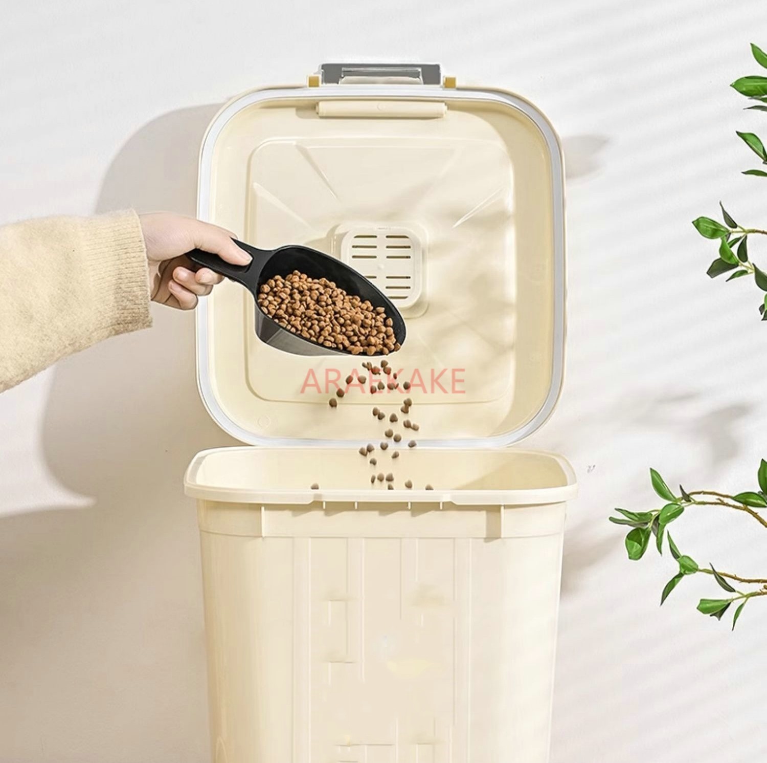 Cat food storage bucket, dog f - Food Storage On Wheels のレビューと価格